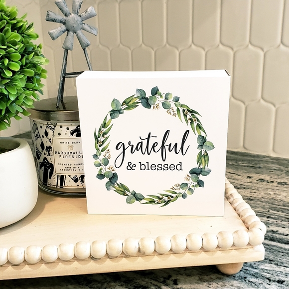 Other - Decorative & Artsy farmhouse wreath Plaque